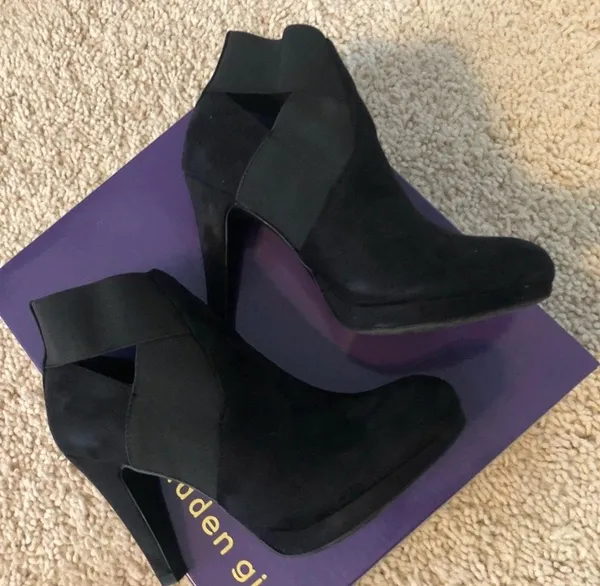 Madden Girl Black Heels - Image 5