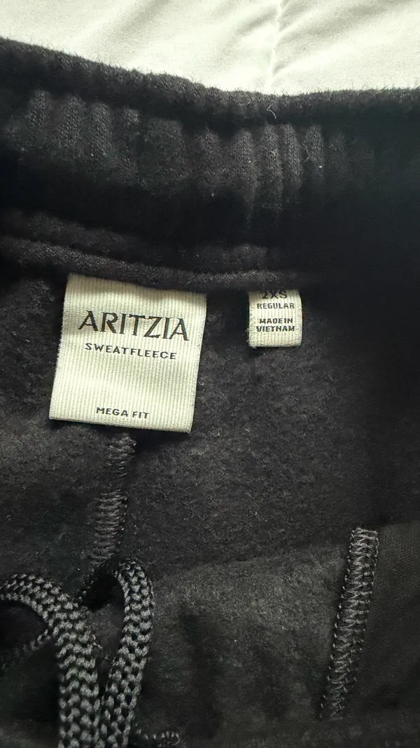 Aritzia Sweatfleece - Image 4