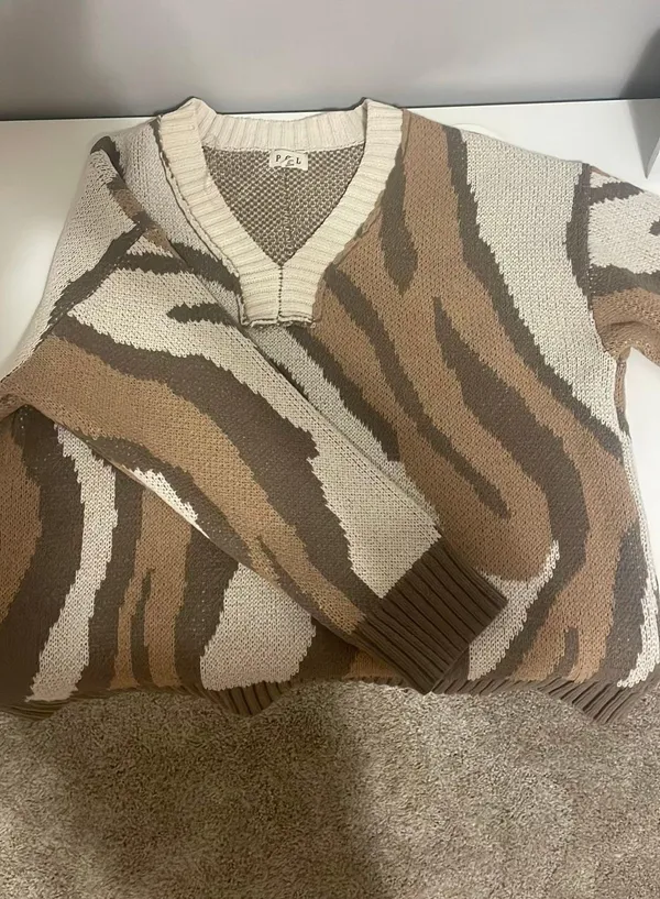 Boutique Sweater - Image 4