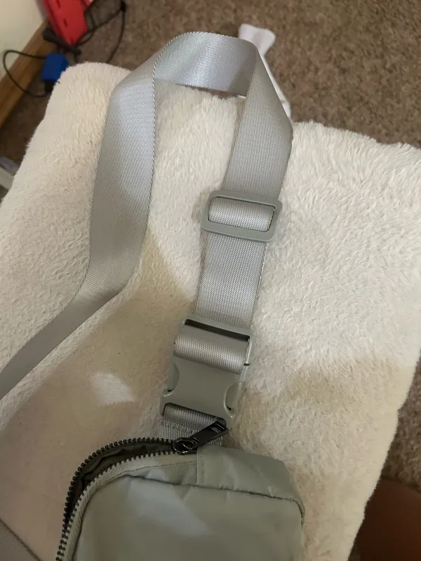 Amazon Belt Bag - Image 4