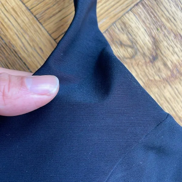 Lululemon Black Mesh Racerback Scoop Neck Bra w/ Hook & Eye Closure, Sz 4, EUC - Image 6