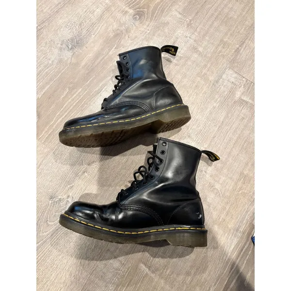 Dr. Martens 1460 W Black Smooth Leather 8-Eye Lace Up Combat Boots Womens 8‎ - Image 5