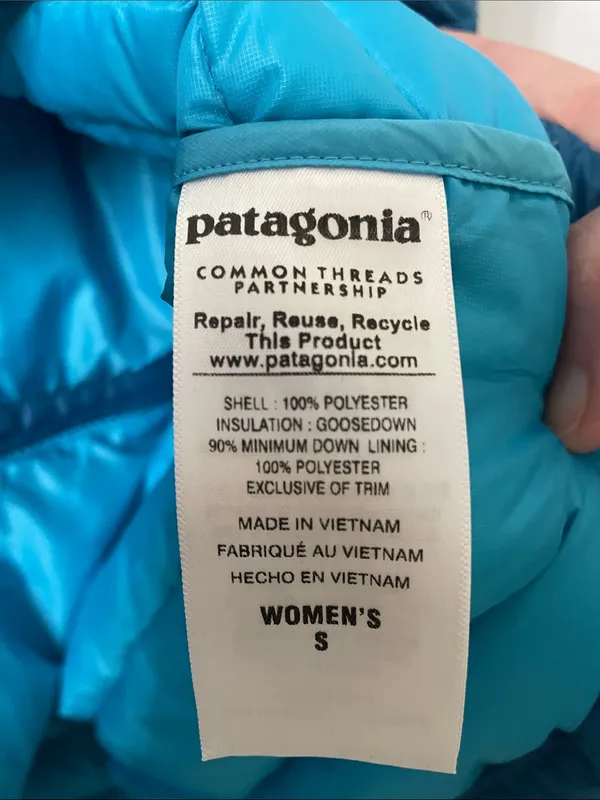 Patagonia Women’s Teal Down Vest Small - Image 4