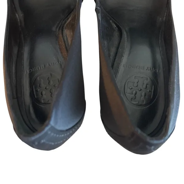 Tory Burch Black Satin Crystal Medallion Stiletto Pumps Heels Size 7 - Image 4