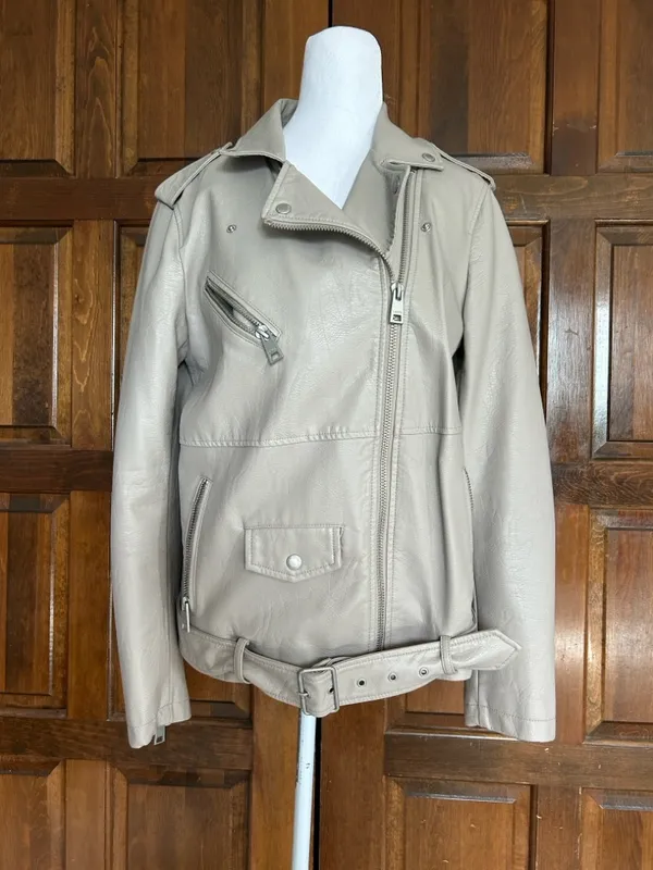 Levi’s Cream Faux Leather Belted Biker Jacket - Oversized‎ Moto - Size Medium - Image 2