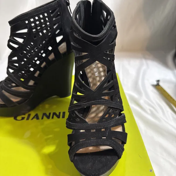 Gianni Bini Pallina Wedge Shoes Womens 7M Black Suede Open Toe 5” Heel In Box - Image 2