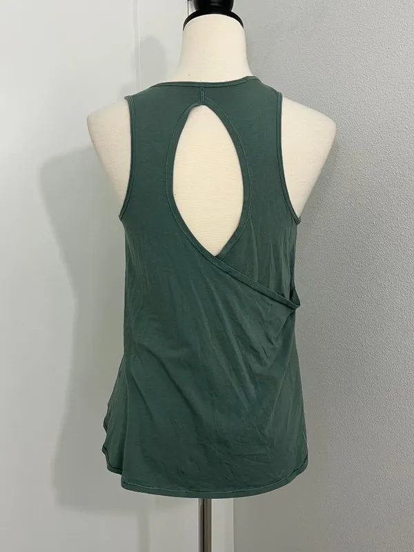 Lululemon Medium Green Open-Back Activewear Tank Top - Image 2