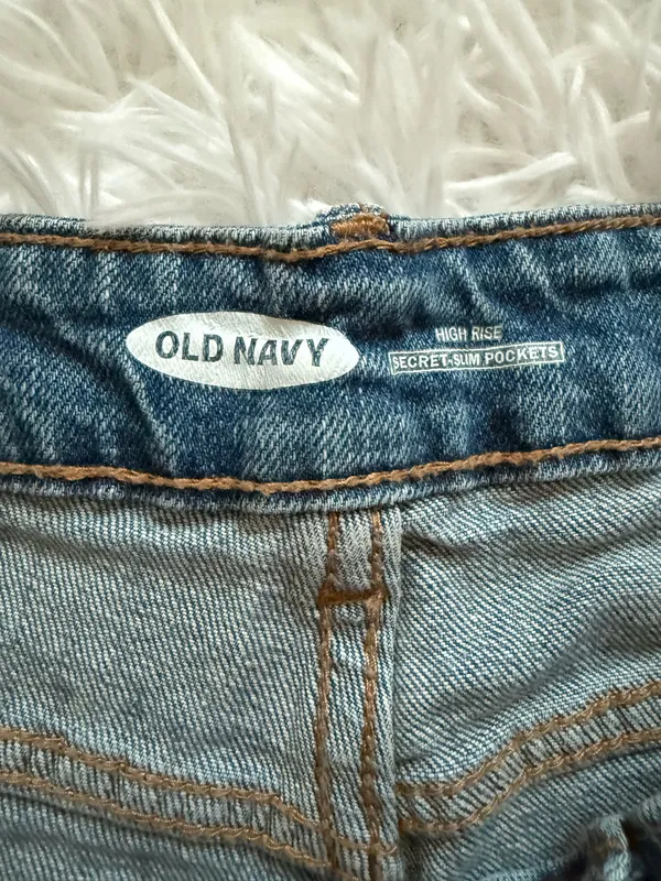 Old Navy denim shorts - Image 4