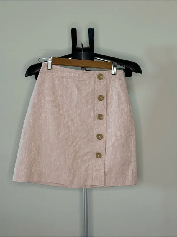 Ann Taylor Petite Pink Textured Button Front Mini Skirt – Size 0P – NWT - Image 2
