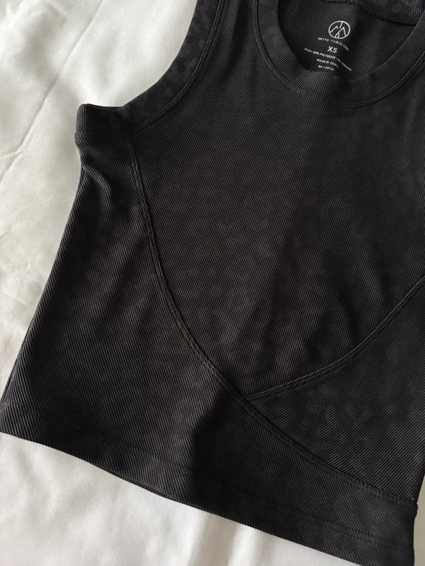 Black Leopard Print Crossover Ribbed Cropped Tank Size XS - Image 3