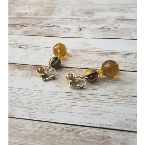 Vintage Clip On Earrings - Image 3