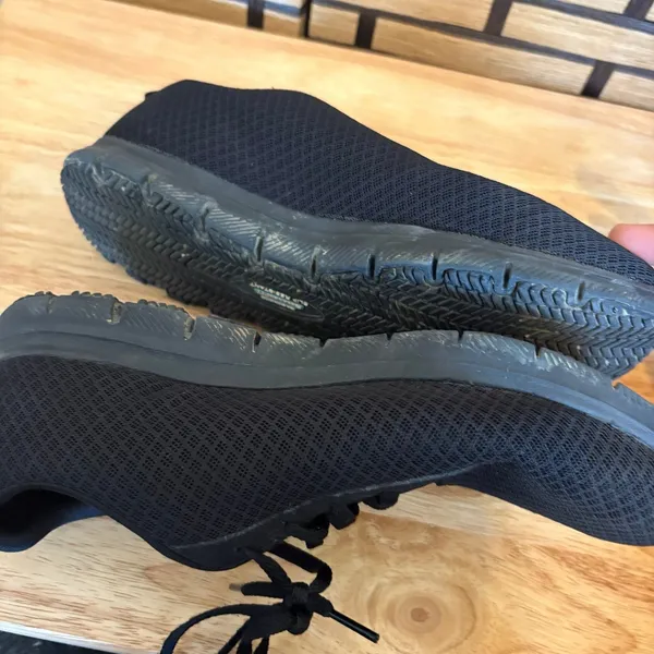 Skechers Black Sneakers Size‎ 9 - Image 5