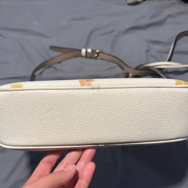 Coach White Floral Crossbody Bag - Image 3