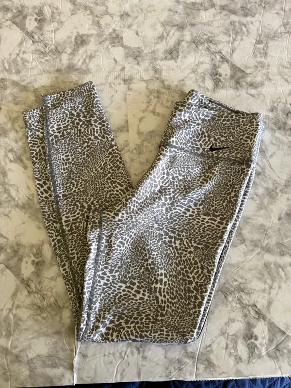 Nike High-Waist Leopard Print Workout Leggings - Image 5