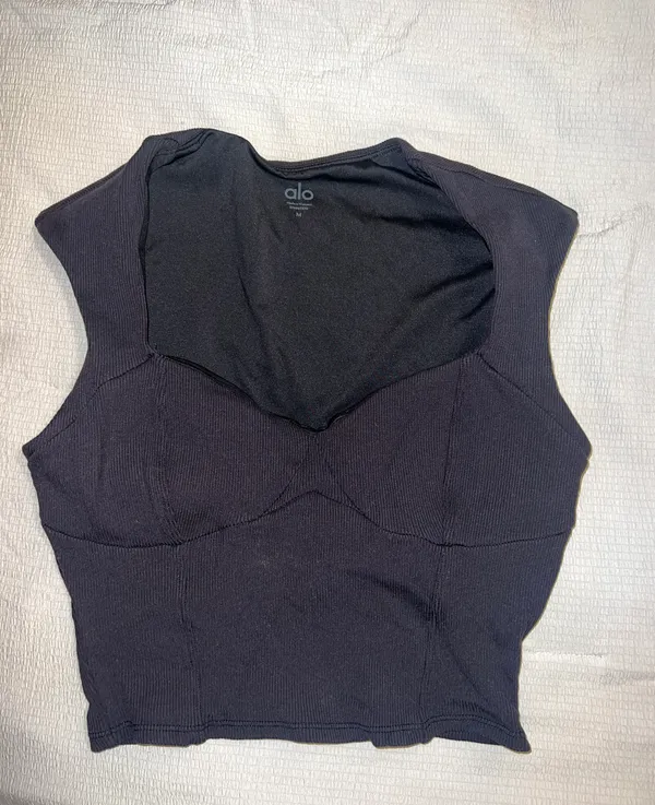 Alo sweetheart short sleeve - Image 2