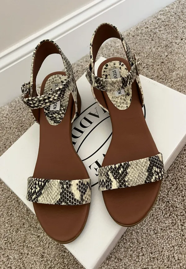 April Sandals - Image 2