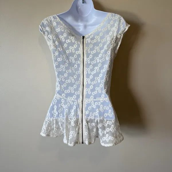American Eagle Outfitters Women's Lace Peplum Top‎ small Ivory Floral Sheer Blou - Image 4