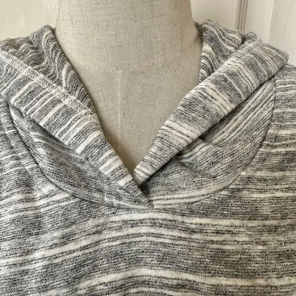 Gap long sleeved space dyed grey striped hoodie - Image 2