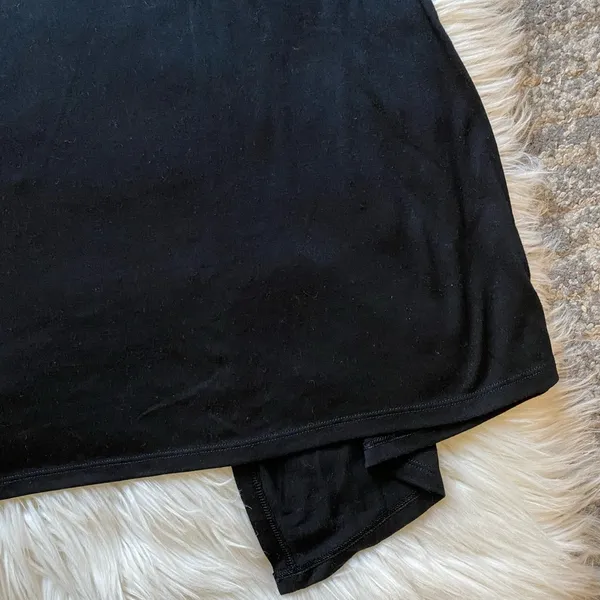 Old Navy Split back active top - Image 5
