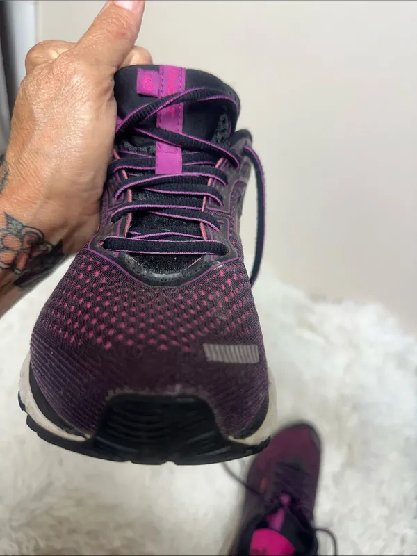 Brooks Ghost 12 Women's Black and Magenta Running Sneakers - Image 9