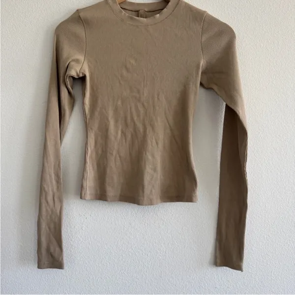 NWT Skims (B7) Cotton Rib Long Sleeve Shirt XS - Image 2