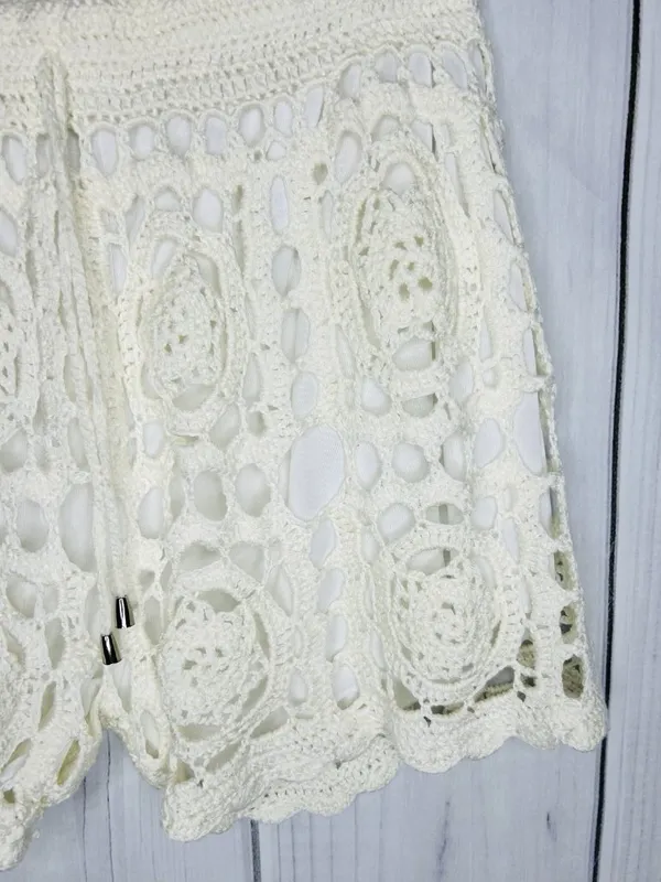 Umgee USA Women’s Crochet Lace Shorts Ivory Size M Boho Festival Drawstring - Image 4