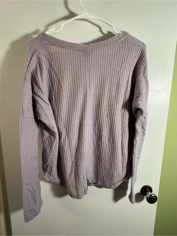 Aeropostale Women’s Size Medium V-Neck Thermal Top‎ Light Purple Lavender Waffle - Image 6