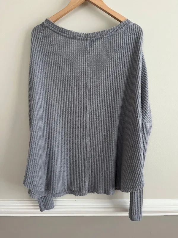 Urban Outfitters Sweater - Image 4