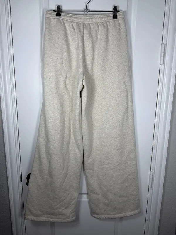 Vuori Performance Wide Leg Lounge Sweatpants Oatmeal Heather - Image 3