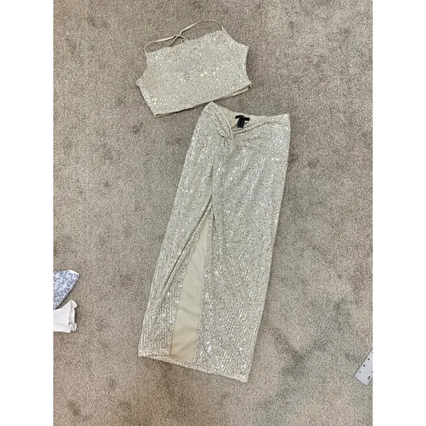 Forever 21 medium crop top sequin outfit knot front skirt set SK2 3392 - Image 7