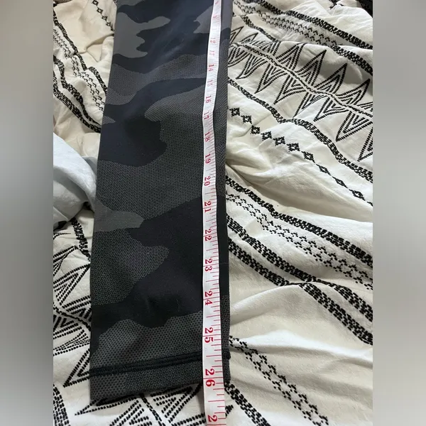 AERIE CHILL PLAY MOVE Camo Leggings 26” Women’s Pants Sz Small. EUC - Image 8