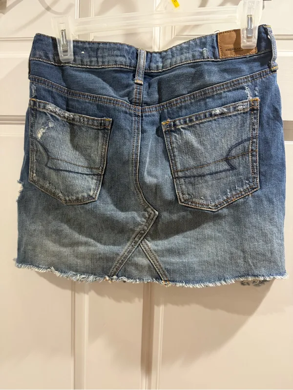 American Eagle Outfitters Blue Distressed Denim Mini Skirt Size 6 - Image 7