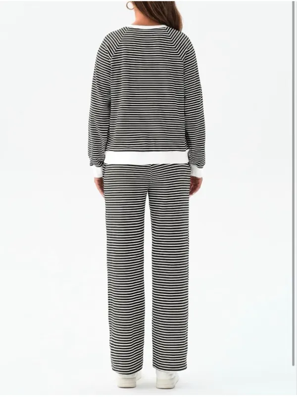 NEW Tankaneo 2 Pc Set Striped Long Sleeve Sweatshirt & Pants M - Image 2