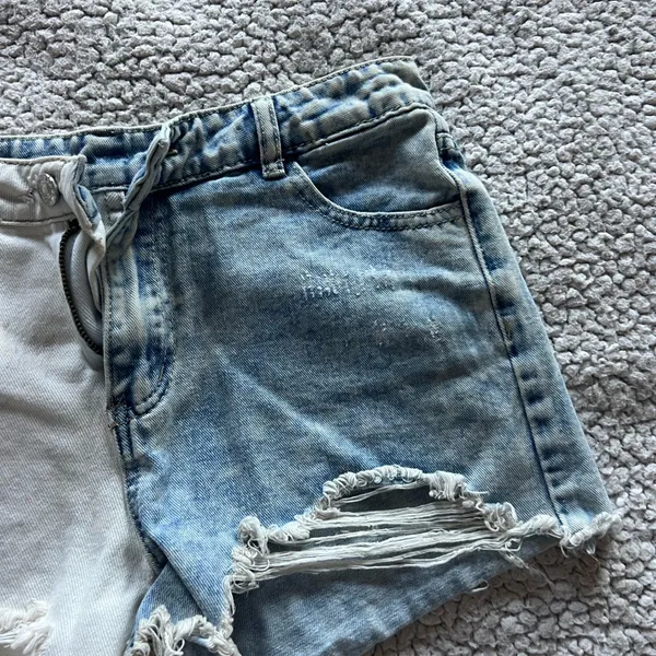 Amazon Two-Tone Distressed Denim Shorts - Image 2