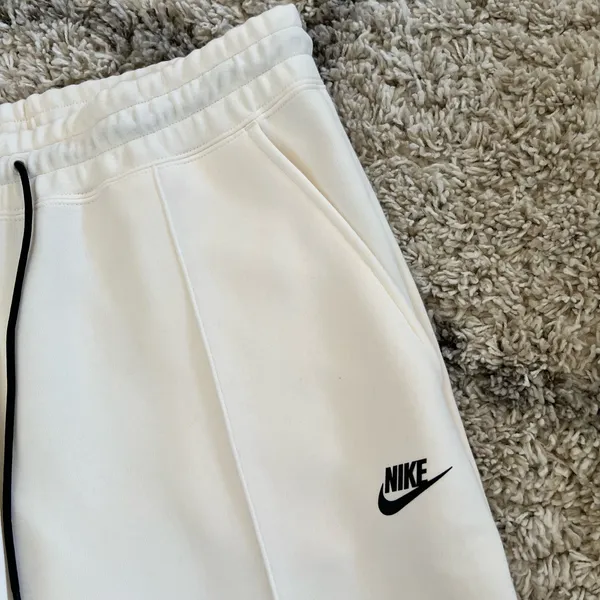 NWT NIKE Sportswear Tech Fleece Mid Rise Joggers - Image 5