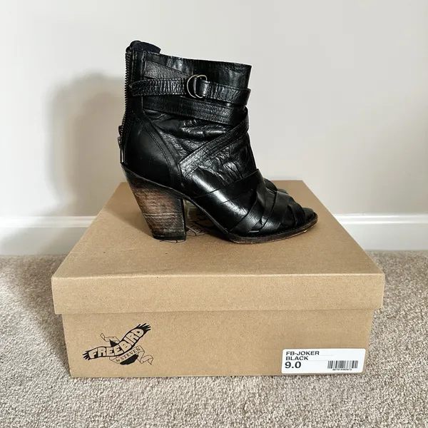 Freebird by Steven Joker Black Leather Heeled Booties Peeptoe Strappy Black Sz 9 - Image 2