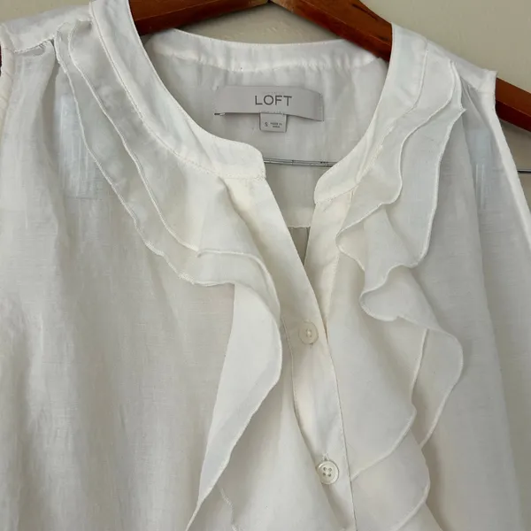 Ann Taylor Loft White Ruffle Button Down Tank Top Size Small - Image 9
