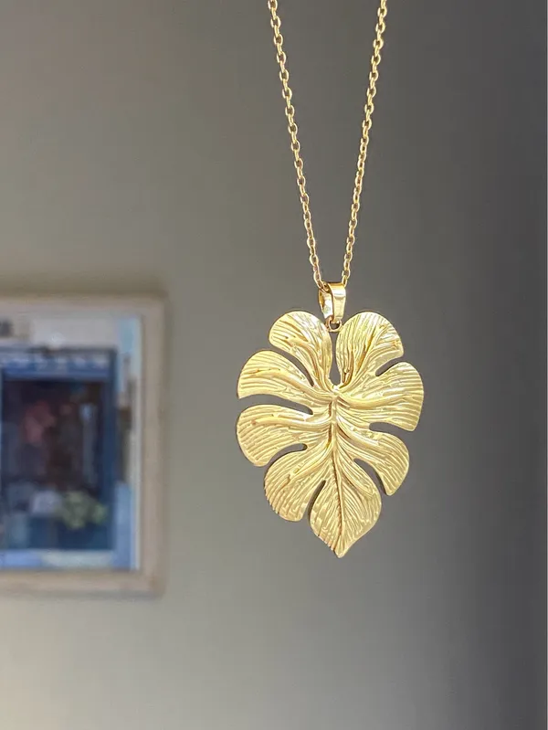 Handmade fully gold tone stainless steel boho fairy monstera plant necklace🌿 - Image 8
