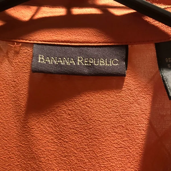 Banana Republic Silk Blouse -size large - Image 5