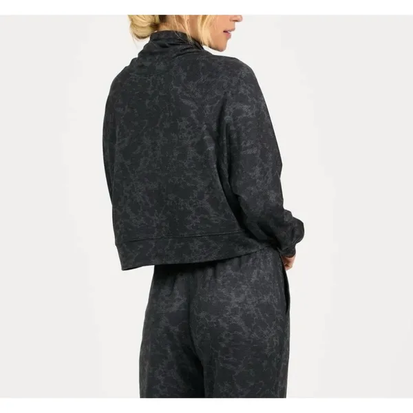 Vuori‎ Halo Essential Funnel Neck Black Camo Pullover Stretch Crop Womens Small - Image 2