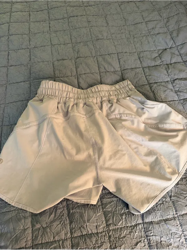 Lululemon Hotty Hot shorts light pink/gray women’s size 4 - Image 3