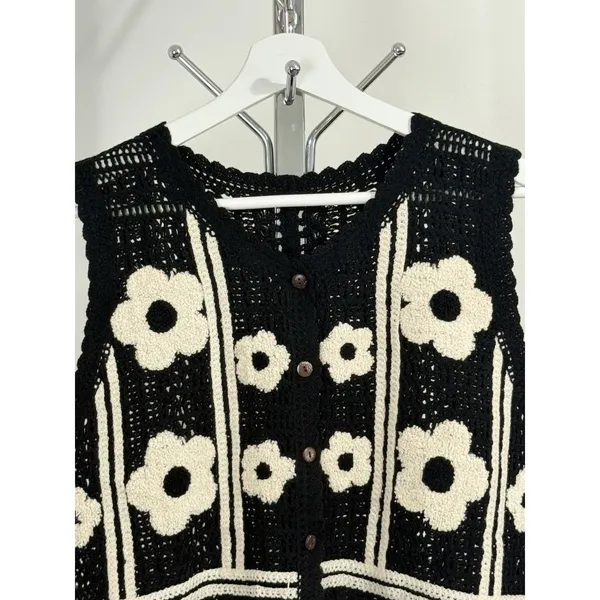 Crochet Knit Sweater Vest Floral Embroidered Cottagecore Grannycore Women’s M - Image 5