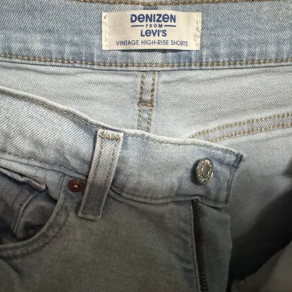 Levi's Denizen light wash denim shorts  - Image 3