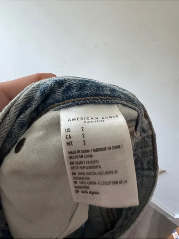American Eagle 90’s Boyfriend Shorts Distressed Style - Image 5