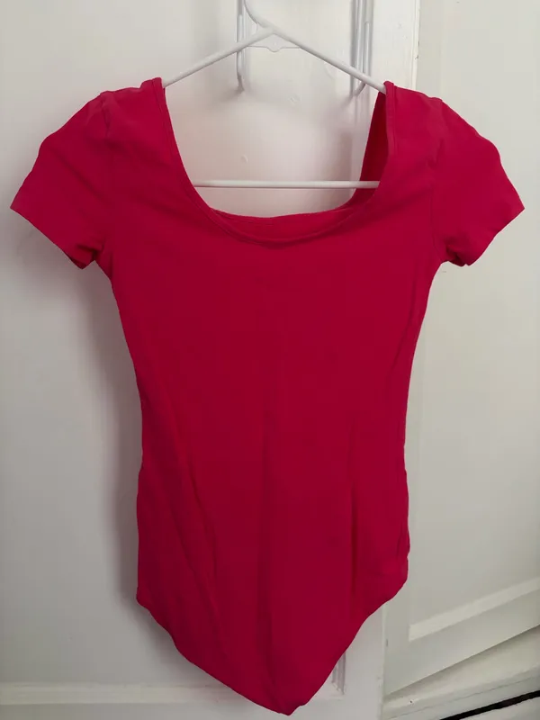 H&M Hot Pink Short-Sleeve One-Piece Bodysuit Size XS - Image 7