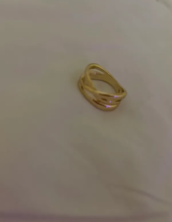 H&M Thick gold ring - Image 2