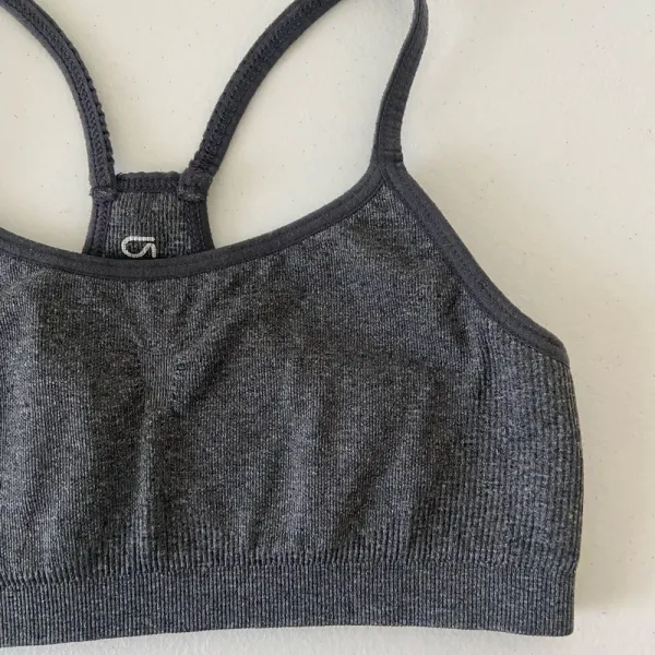 GAP fit women’s gray ribbed sports bra — medium‎ - Image 4