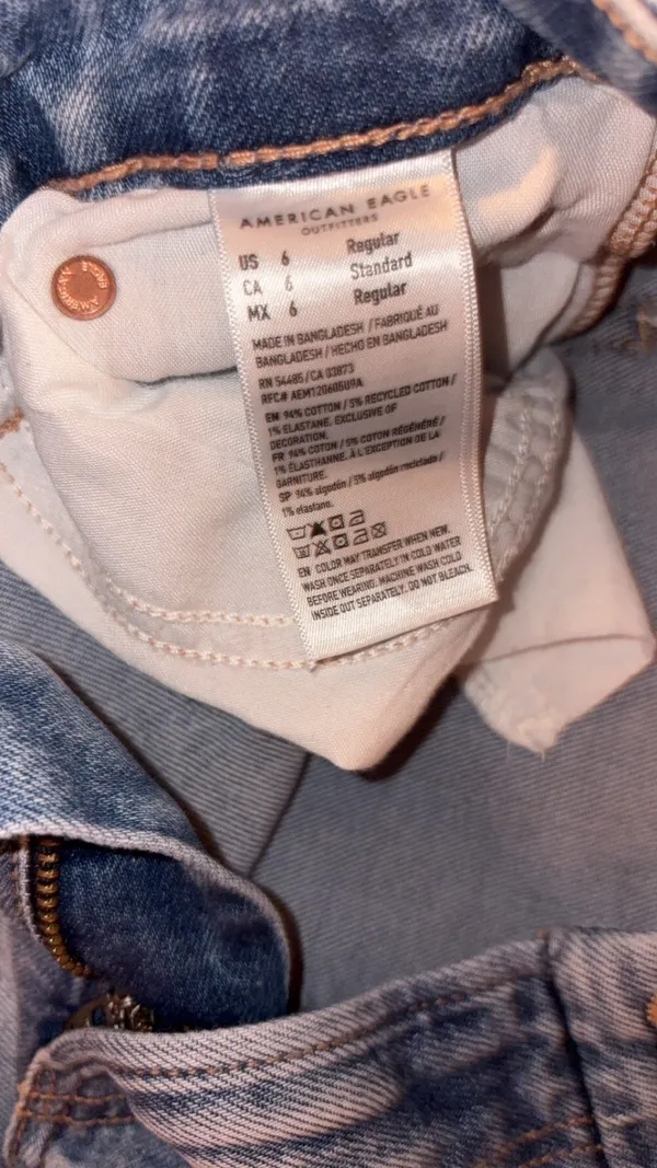 American Eagle Jeans - Image 3