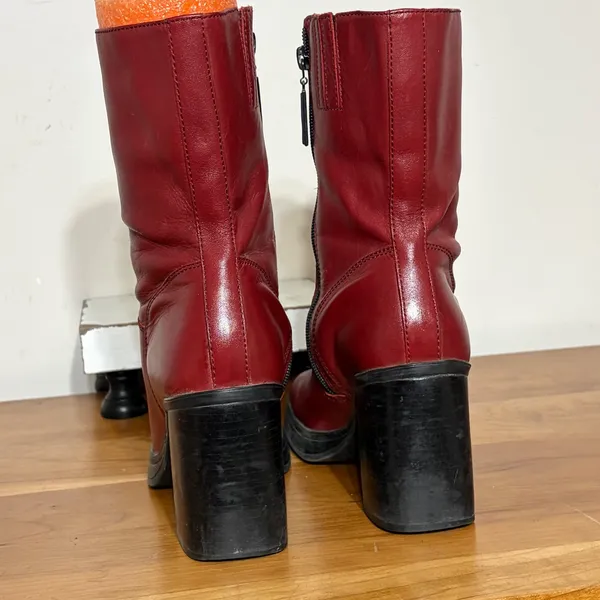Tommy Hilfiger Vintage Y2K Red Leather Square Toe Block Heel Boots 8.5M Brazil - Image 6