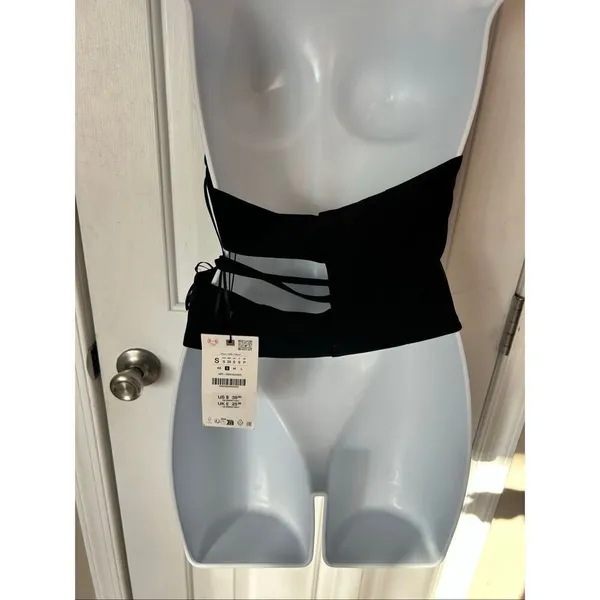 Zara NWT black crop top with cut out side boho prefect for a night out size S - Image 3